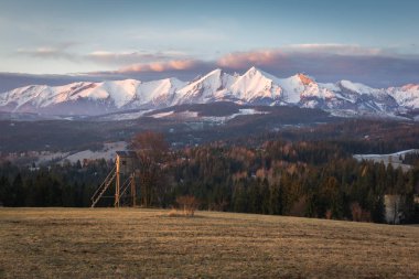 Tatra Dağları, Polonya avcılık minber üzerinde gündoğumu