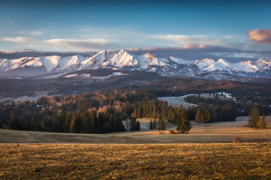 Lapszanka, Polonya Tatra Dağları üzerinde gündoğumu