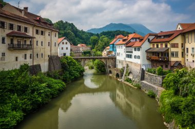 Capuchin köprü eski şehir Skofja Loka, Slovenya
