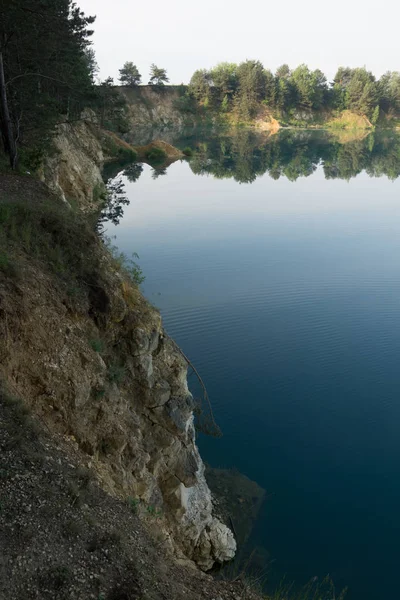 ポーランドのロッツキー州 スレーホウ近郊のターコイズ湖ワピエンキ — ストック写真