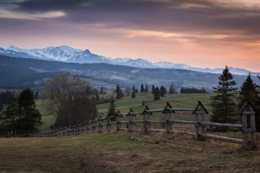 Lapszanka, Polonya Tatra Dağları üzerinden günbatımı