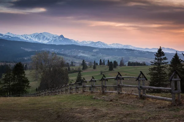 Lapszanka, Polonya Tatra Dağları üzerinden günbatımı