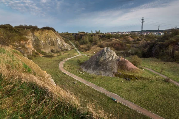 Doğa rezerv Kielce, Swietokrzyskie, Polonya eski bir taş ocağı sitede Wietrznia