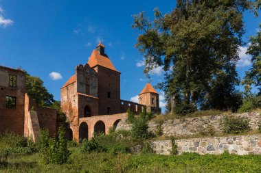 Szymbark, Masuria, Polonya Gotik bir kale kalıntıları