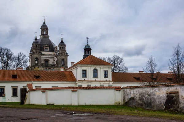 바로크 교회와 수도원 Camaldolese Pazaislis 카우나스 리투아니아에서 — 스톡 사진