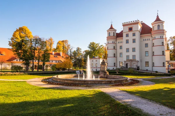 Bellissimo Palazzo Nel Villaggio Wojanow Autunno Slesia Polonia — Foto Stock