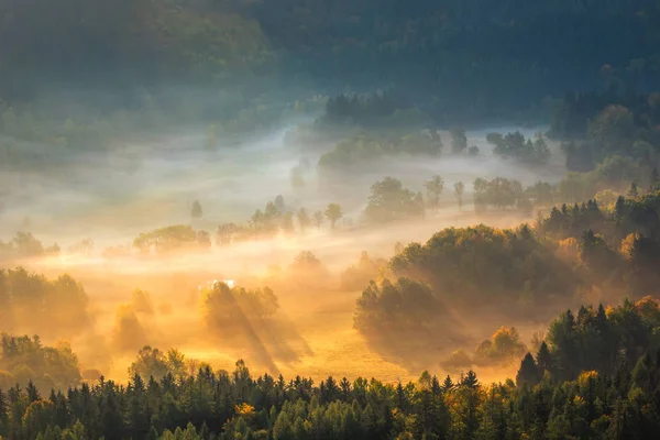 Sisli sabah Rudawy Janowickie, Silesia, Polonya