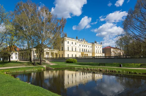 Stagno Vicino Palazzo Branicki Bialystok Podlaskie Polonia — Foto Stock