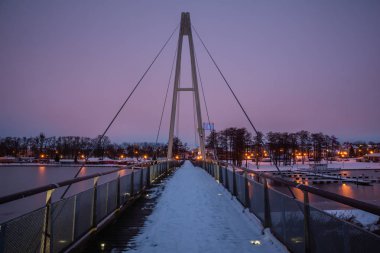 Marina Niegocin Gölü gece Gizycko, Masuria, Polonya