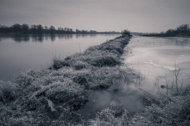 Bir yerde Polonya'da Vistula üzerinde hazne
