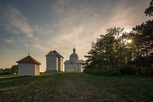 ミクロフ モラビア チェコ共和国の神聖な丘の上のチャペル — ストック写真