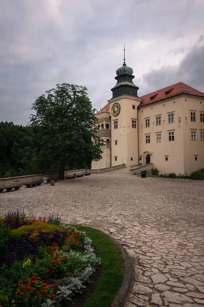 Castello Pieskowa Skala Nel Parco Nazionale Ojcowski Malopolskie Polonia — Foto Stock