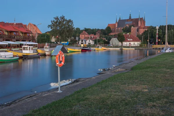 Marina we Fromborku w lato, Marszałkowski Województwa Warmińsko-Mazurskie, Polska — Zdjęcie stockowe