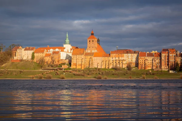 Panorama de la ville de Grudziadz au soleil, Kujawsko-Pomorskie , — Photo