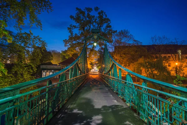 Opole, Polonya'da gece Groszowy köprüsü
