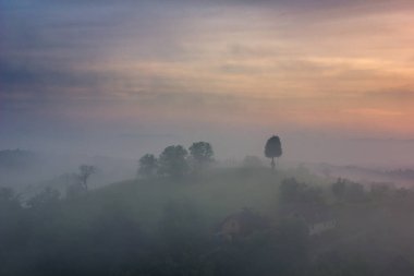 Tunjice Alpler'de sisli akşam, Yukarı Carniola, Slovenya