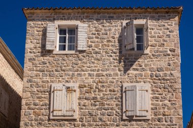 Budva, Karadağ'daki eski bina