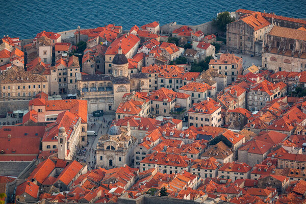 Вид на город Дубровник с холма Срд, Хорватия
