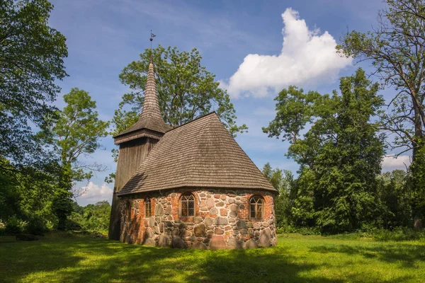 Unieradz Romanesk kilisesi, Zachodniopomorskie, Polonya — Stok fotoğraf