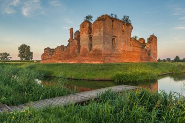 Biesiekiery, Polonya'daki Ortaçağ şövalye kalesi