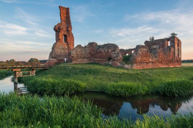 Biesiekiery, Polonya'daki Ortaçağ şövalye kalesi