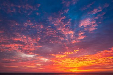 Doğal arka plan - fırtına bulutları