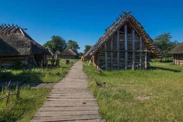 Dorf der Sklaven und Wikinger in Wolf, Polen — Stockfoto