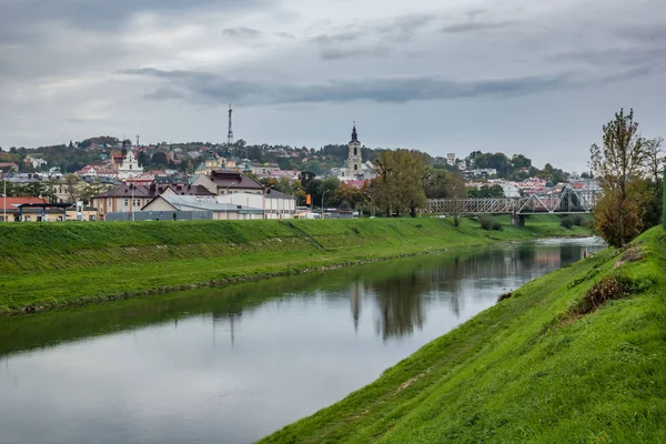 Панорама города Пшемысл и реки Сан, Подкарпатье, Польша — стоковое фото