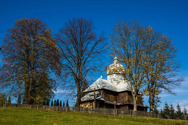 Wooden orthodox church of the Nativity of the Mother of God in H — Stock Photo, Image