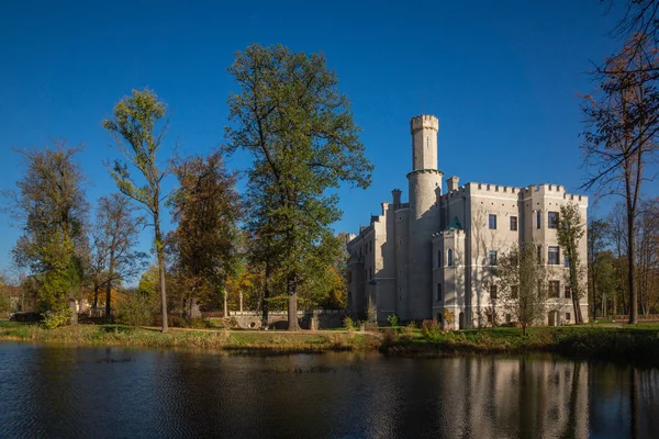 Slott från den 14: e århundradet i Karpniki, Polen — Stockfoto