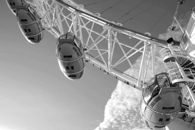 İkonik Londra göz görünümünü hemen altında tekerlek de dahil olmak üzere ve destekliyici yapı, 29 Eylül 2017 yakalanan.