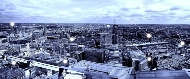 Mavi tonu Londra cityscape ve ağ bağlantı ve iletişim kavramı.