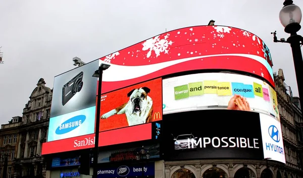 Londres Inglaterra Diciembre 2011 Piccadilly Anuncia Tableros Lcd Capturados Durante — Foto de Stock