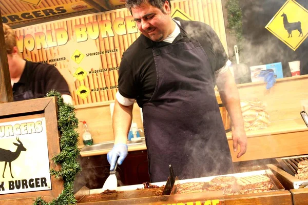 Londra, İngiltere, 24 Aralık 2012: kış harikalar diyarı, Londra egzotik Burger seçkisi sunan bir gıda satıcı