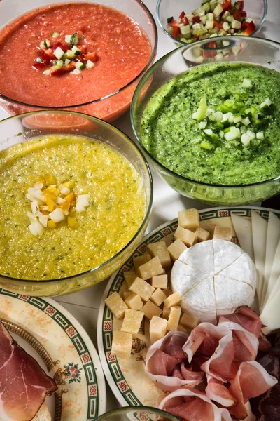 Yaz Çorbalar farklı renklerde