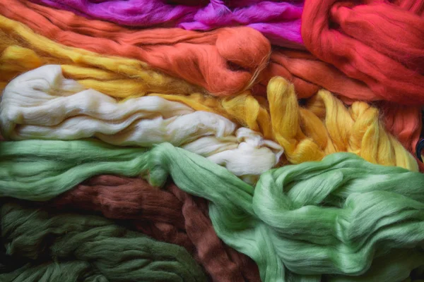 yukarıdan farklı renkler keçe için yün