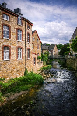eski taş evleri Nehri boyunca. Almanya, Stolberg