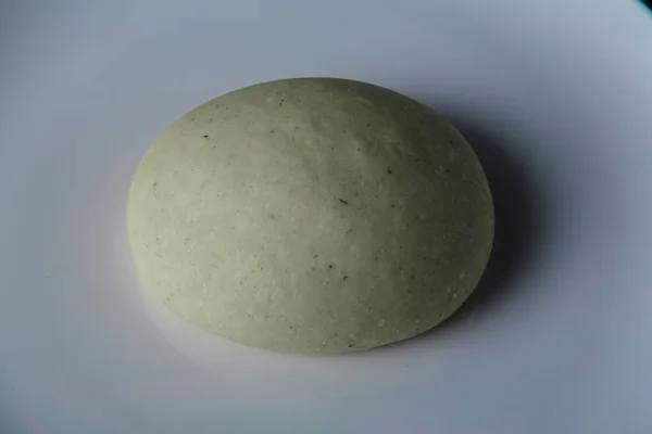 Ev yapımı makarna yapma işlemi closeup. Şef olun taze geleneksel makarna çeşitleri