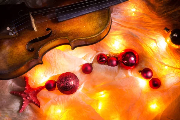 어두운 색상에는 바이올린과 — 스톡 사진