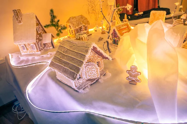 gösterişli evler bir arkadan aydınlatmalı tablo