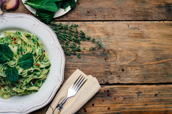 Espinafre Fettuccine Macarrão Vegan Com Espinafre Espinafre Fettuccine Alfredo Pasta — Fotografia de Stock