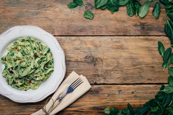 Espinafre Fettuccine Macarrão Vegan Com Espinafre Espinafre Fettuccine Alfredo Pasta — Fotografia de Stock