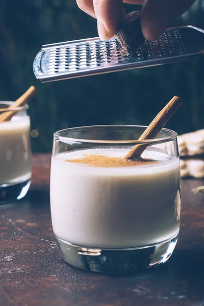 Eggnog Ovo Nog Bebida Tradicional Inverno Natal Com Canela Cravo — Fotografia de Stock