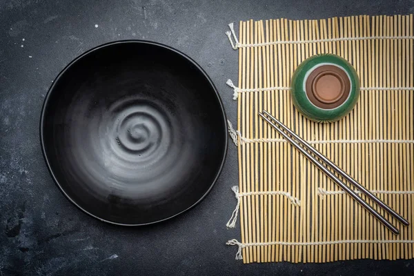 Empty Plate Dark Chinese Chopsticks Dark Background Asian Style Asian — Stock Photo, Image