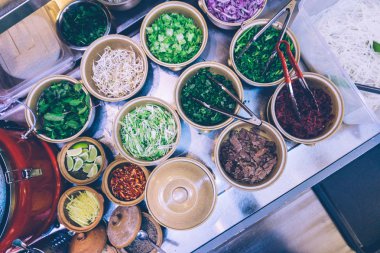 Çorba pho. Malzemeler. Vietnam Ulusal çorba. Sokak gıda Asya Mutfağı.