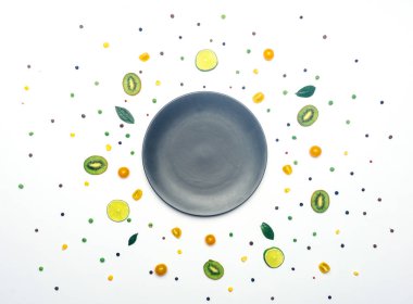 Gıda düz yatıyordu: Bahar Yaz konsepti boş levha ile. Vegan sebze