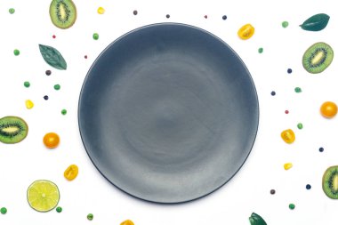 Gıda düz yatıyordu: Bahar Yaz konsepti boş levha ile. Vegan sebze