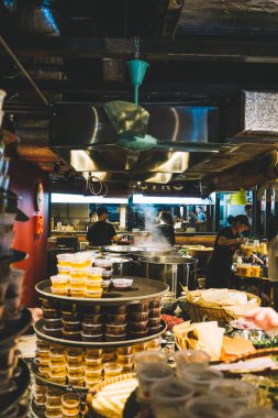 Hanoi, Vietnam - 24 Mayıs 2019:\ Vietnamda pho bo çorbası