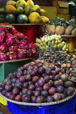 Asya, Tayland, Viet pazarında egzotik ve tropikal meyveler