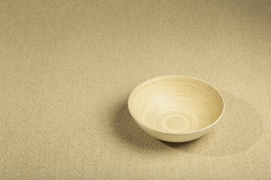 Bej halı arka planı. Yüzeyinde doku olan gri halı. Odaların ve evlerin iç tasarımı için malzemeler ve öğeler